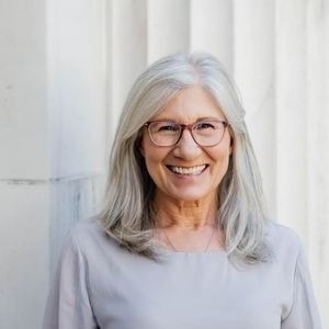 Meet your Posher, Debbie